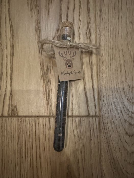 Wesołych Świąt. Fiolka z herbatką czarną Ceylon świąteczną,18cmx1,5 cm