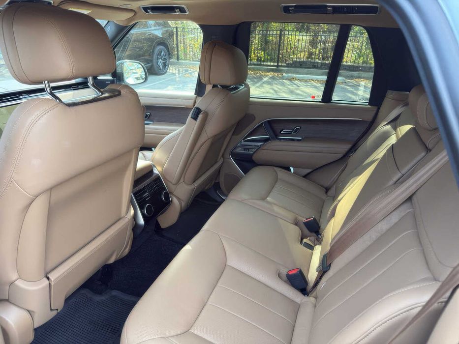 Land Rover Range Rover P530 SE      2023