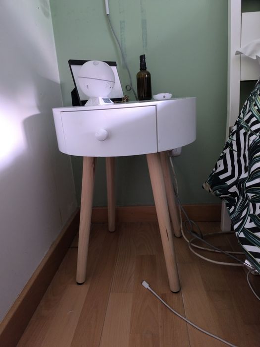 Cama+colchão+mesas cabeceira