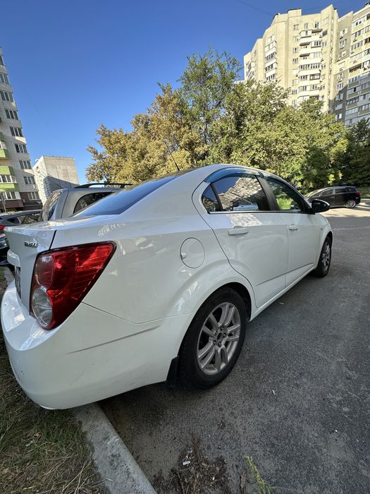 Chevrolet Aveo T300 Автомат