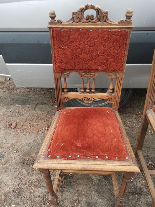 Ładne krzesła do małej renowacji