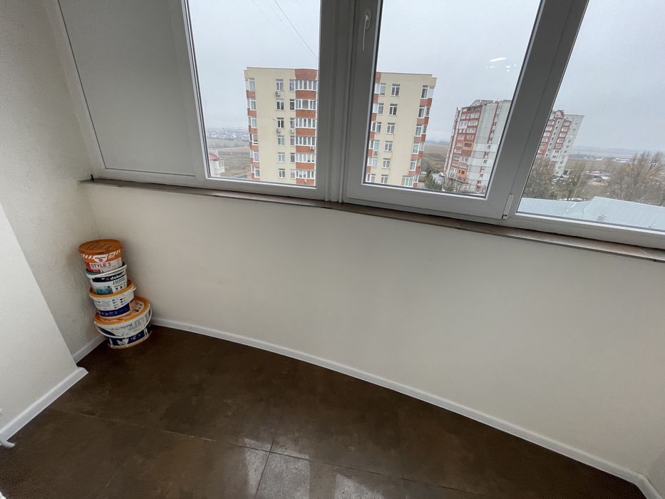 ОРЕНДА 2 кім з кухнею-студією вул. Сахарова