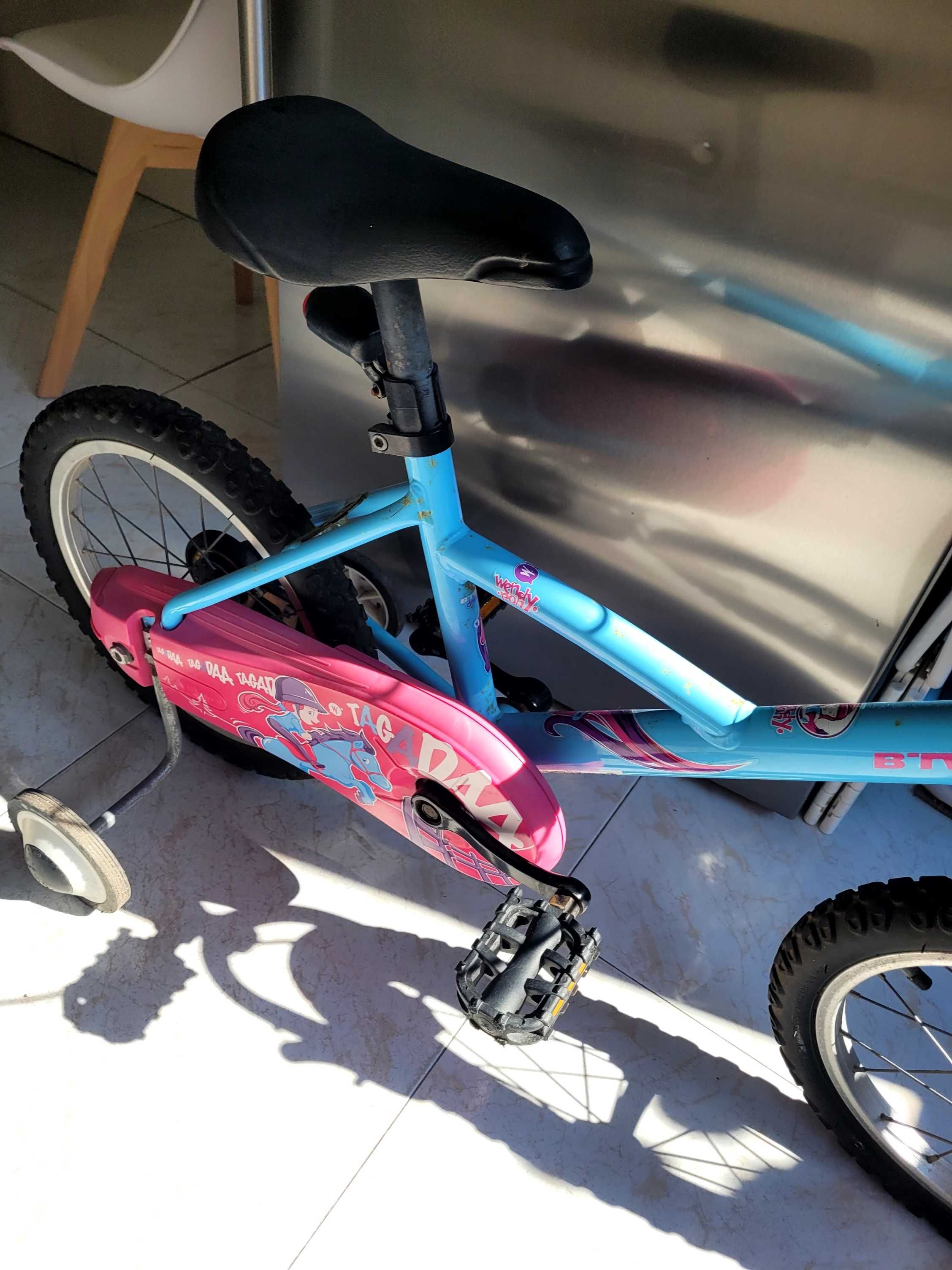 Bicicleta de criança com rodinhas