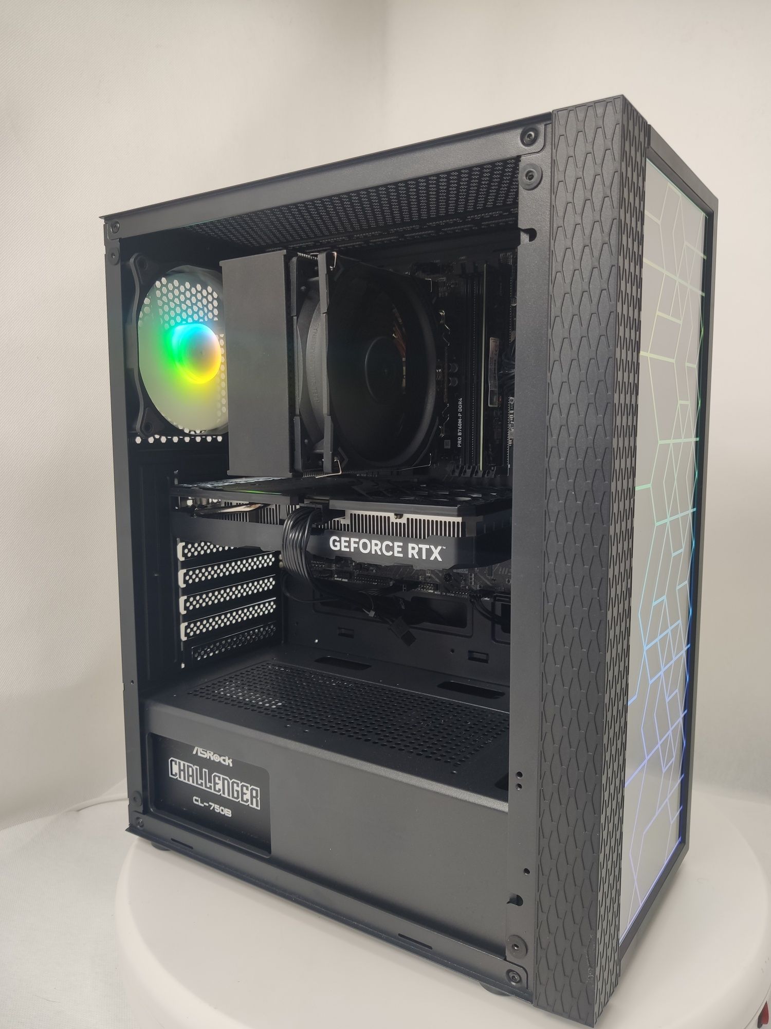 Komputer Gamingowy i9-14900K, RTX 5060 Ti, 32 GB RAM,SSD,Win 11