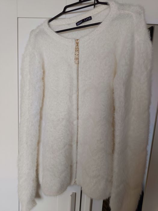 Sweter damski biały/kremowy/beżowy rozpinany złoty zamek