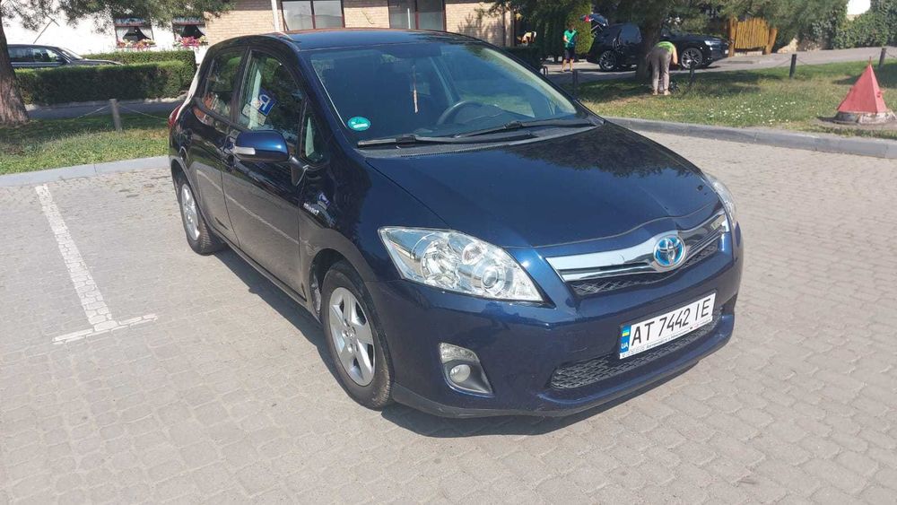 Toyota Auris Hybrid