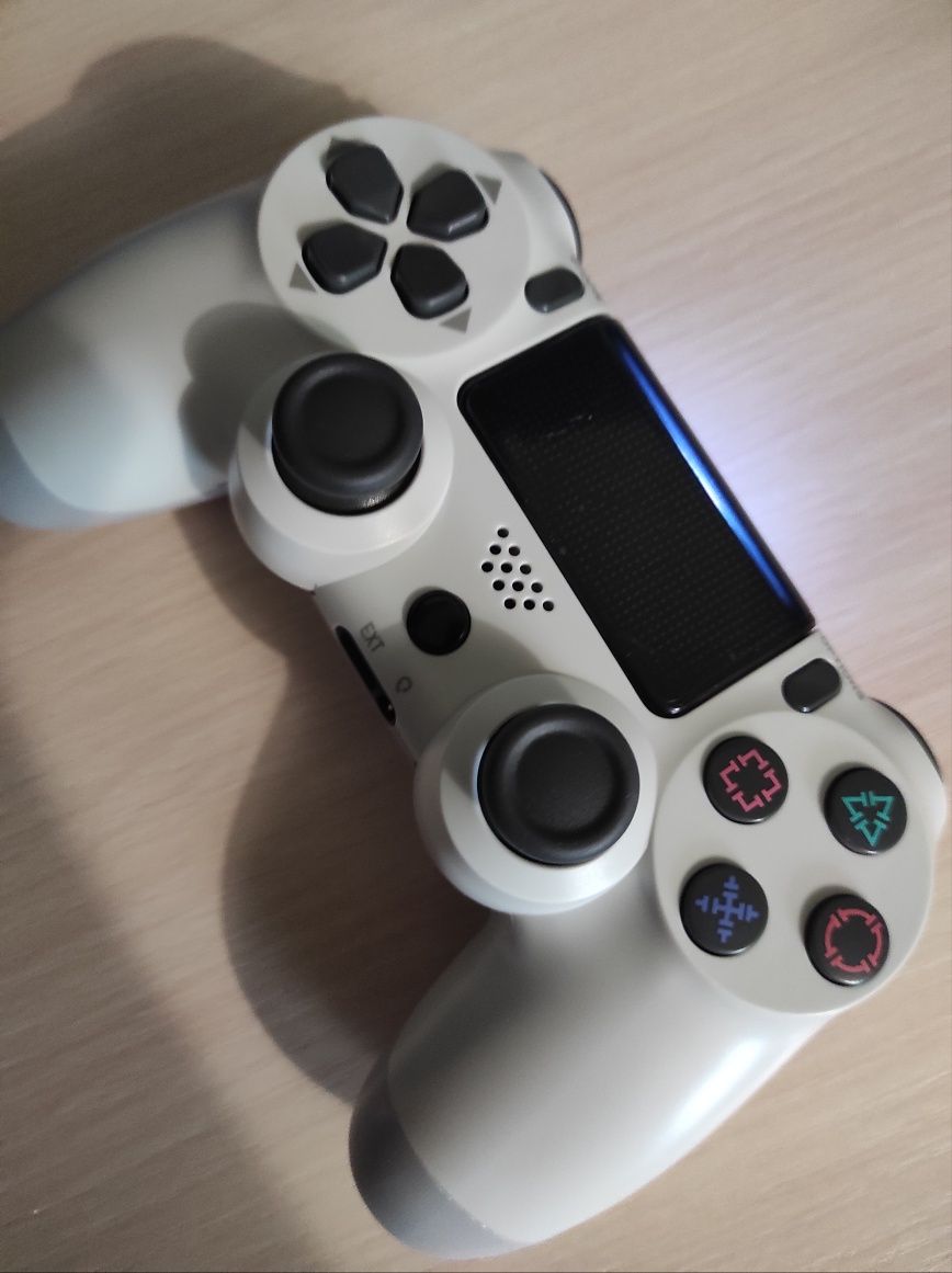 Джойстик  Sony PS4 DualShock 4 подходит к ПК акумуляторный новый