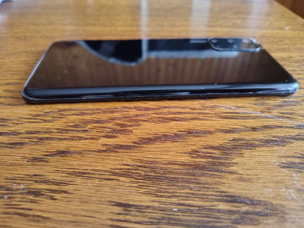 Samsung Galaxy s20 plus (uszkodzony)