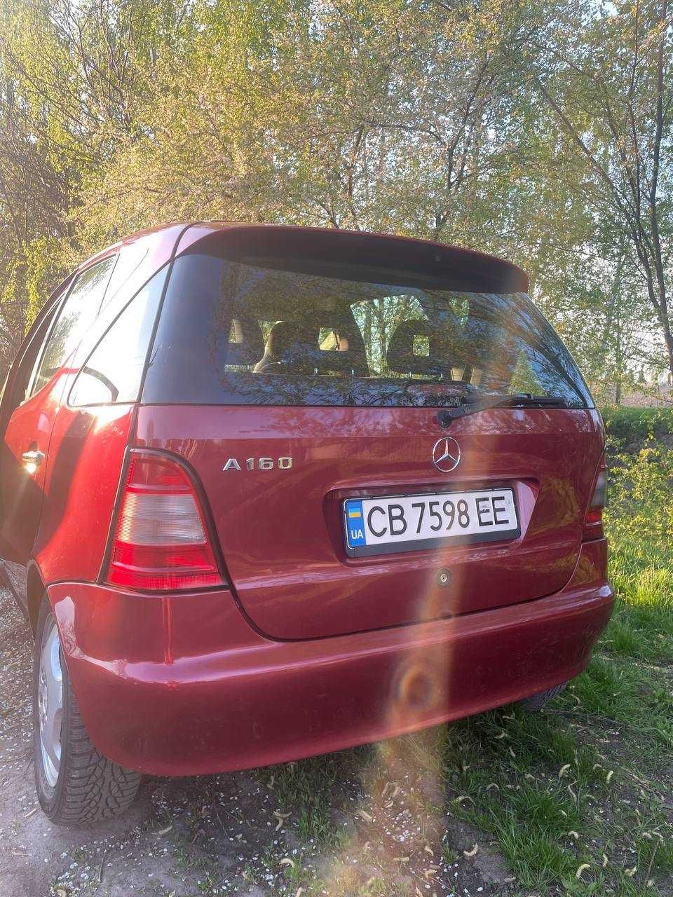 Продаю Mercedes Benz A160 червоний