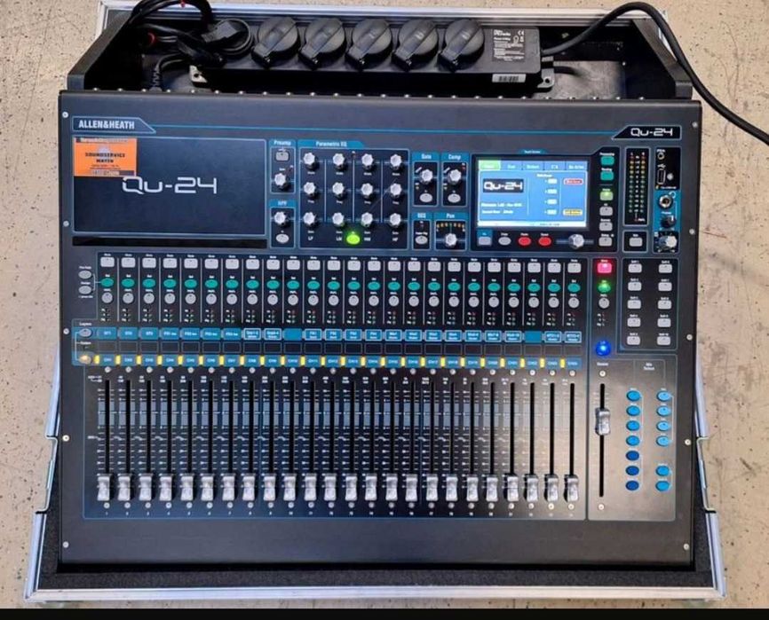 Allen Heath QU 24 з кейсом