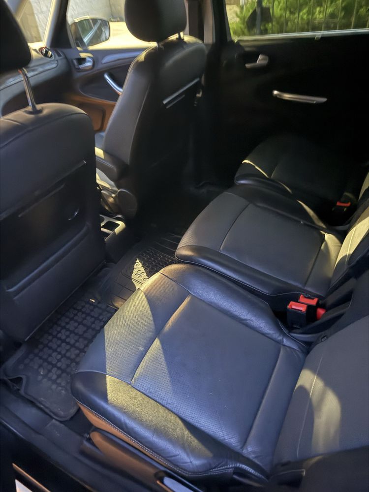 Ford Galaxy GHIA 2009 2.0 dobre wyposażenie