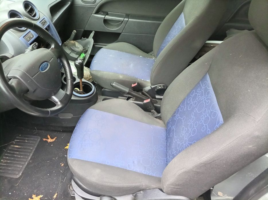 Fotele kanapa Ford Fiesta Mk6 3d