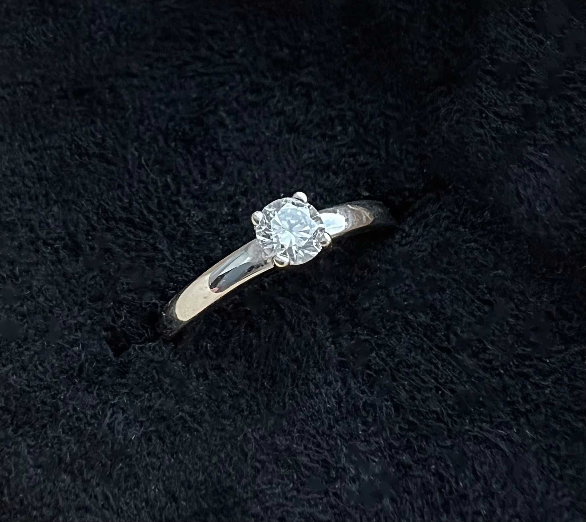 Колечко из белого золота с бриллиантом 0,26ct.