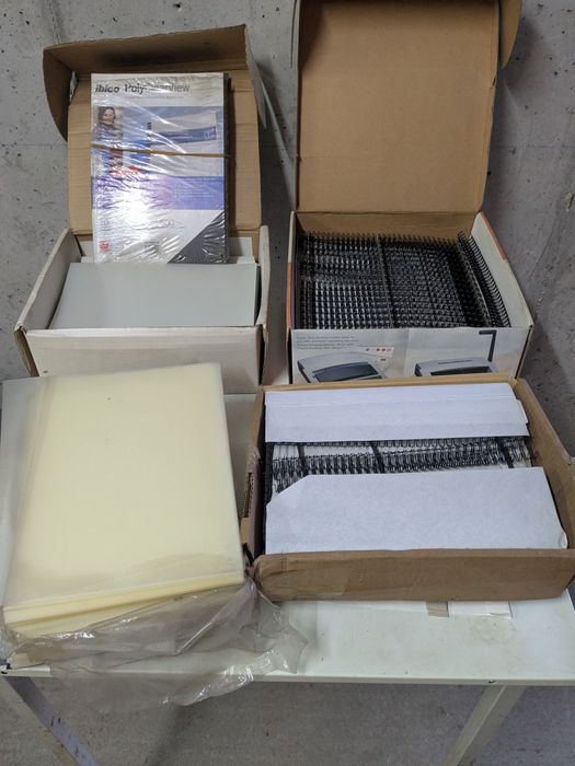 Máquina de encadernar argolas WireMac 31