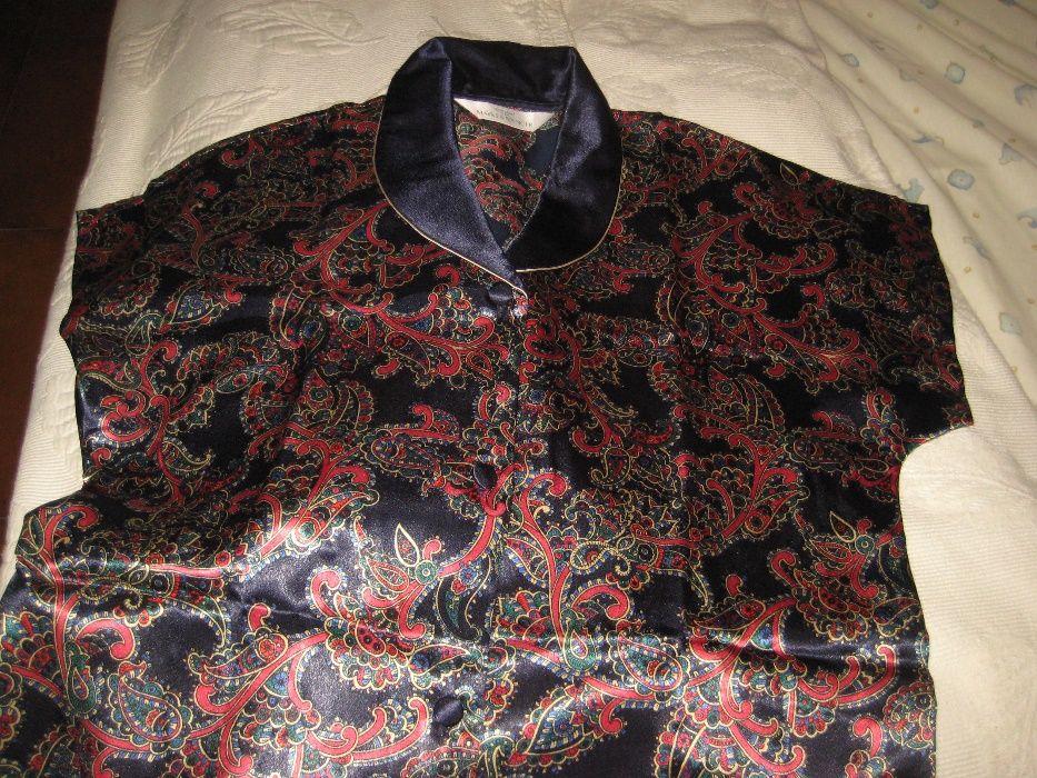 Conjunto Pijama blusa/calções+camisa noite,acetinados(Nunca usados)