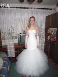 Продам срочно свадебное платье "Рыбка" р. 42-44