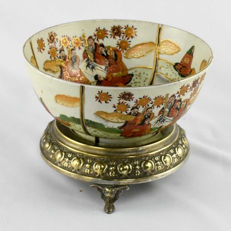 Taça porcelana do Japão, Satsuma, base em casquinha