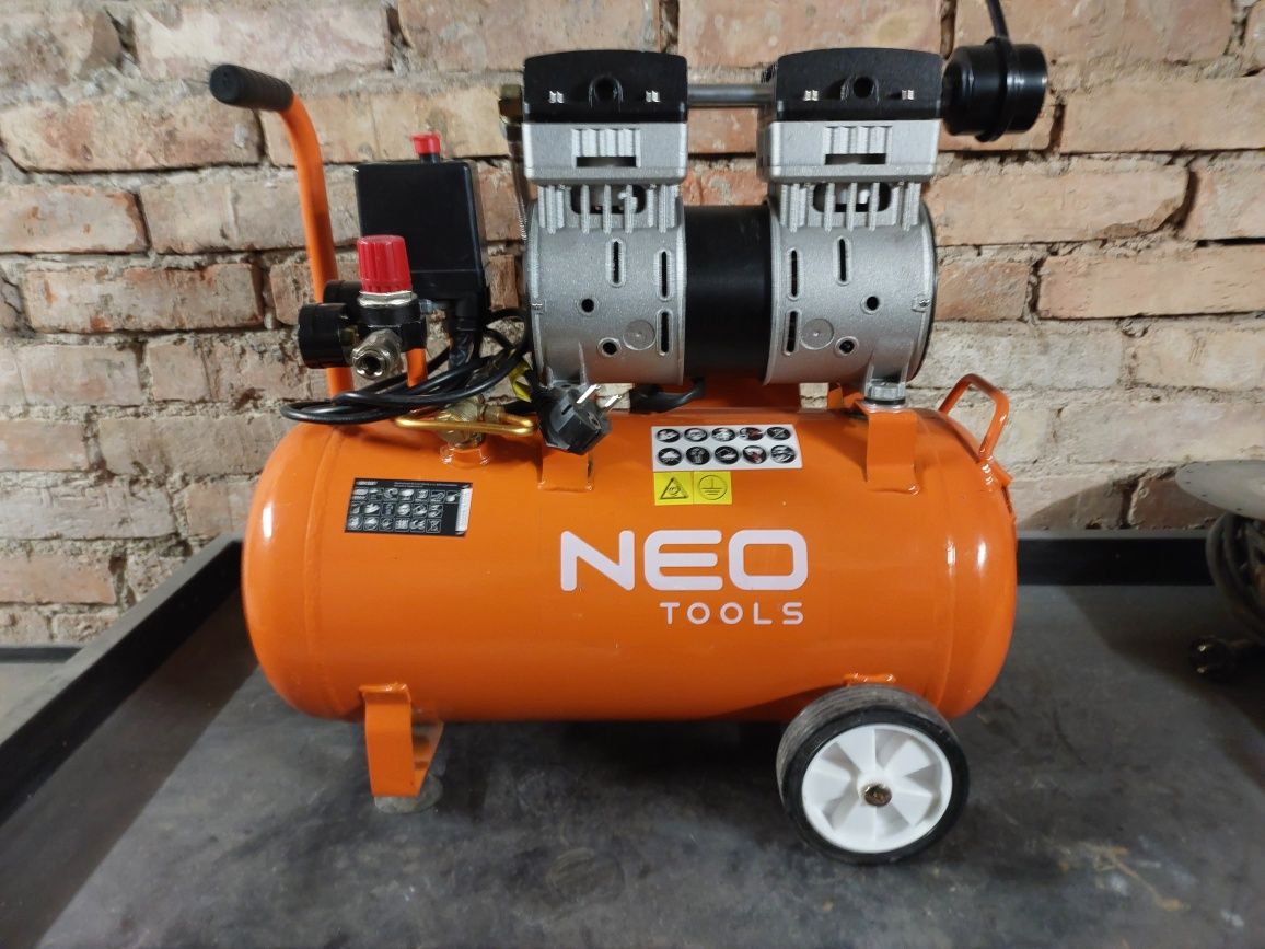Nowa (Sprężarka, Kompresor) Neo Tools 24L