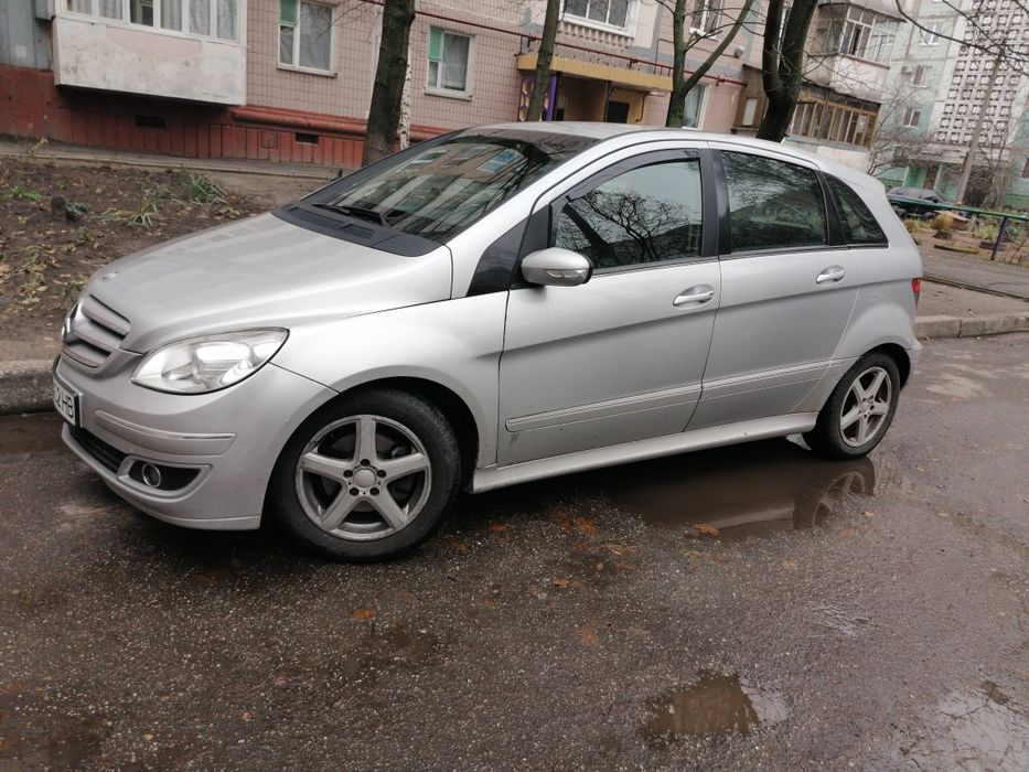 Mercedes 2л.газ/бензин два ключа,