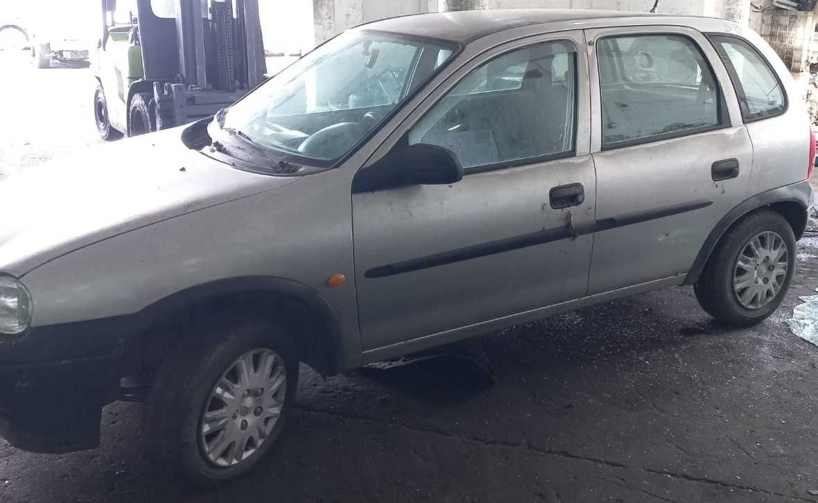 Opel Corsa para peças
