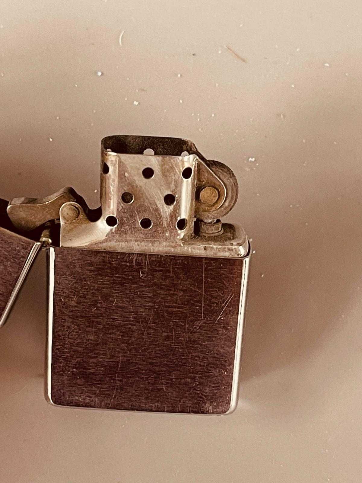 Isqueiro Zippo e um de oferta