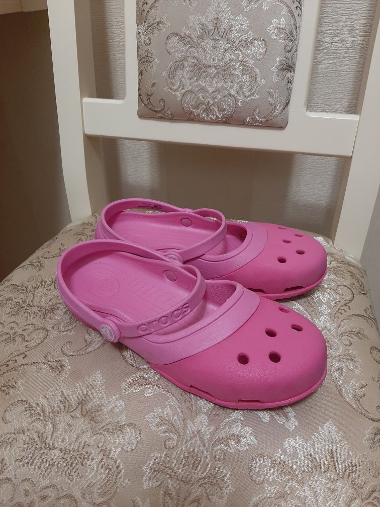 Шлепанцы Crocs для девочки j3