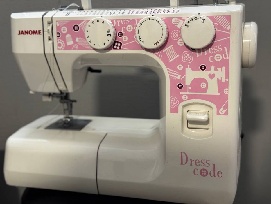Швейна машина Janome Dress Code