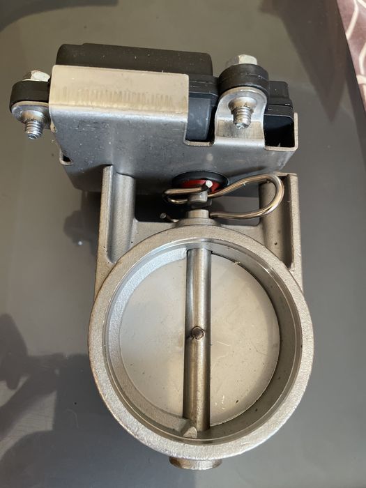 Заслонка на выхлоп 0,63 под 0.76 трубу бмв ф30 прямоток