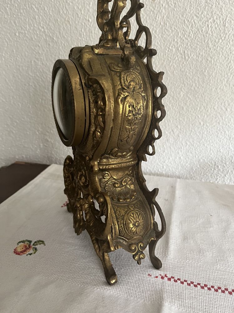 Conjunto de relógio e porta jóias