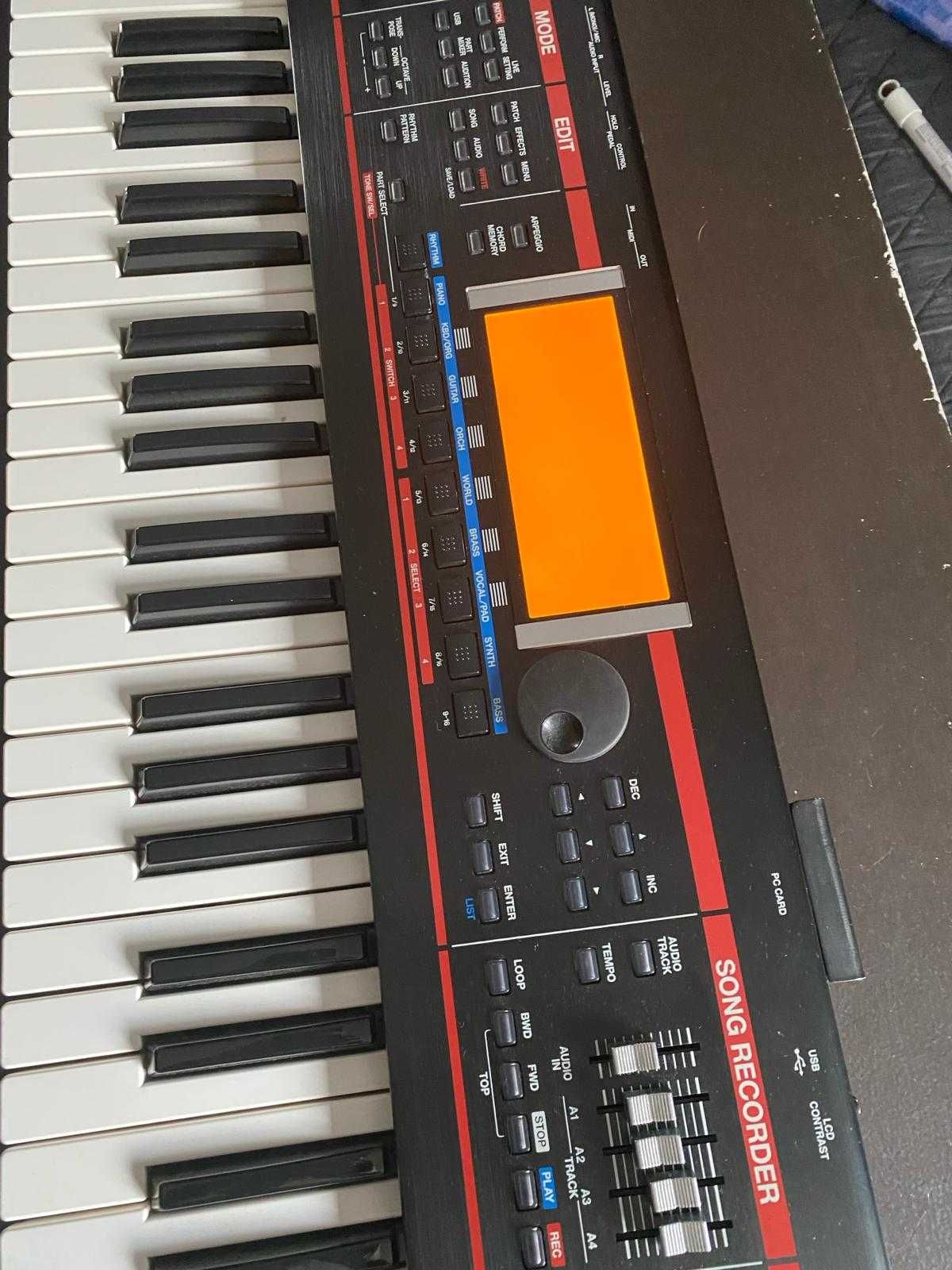 Organy Roland JUNO-G