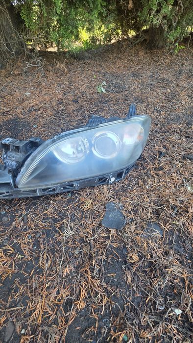 Lampy przód Mazda 3 2008r Lift