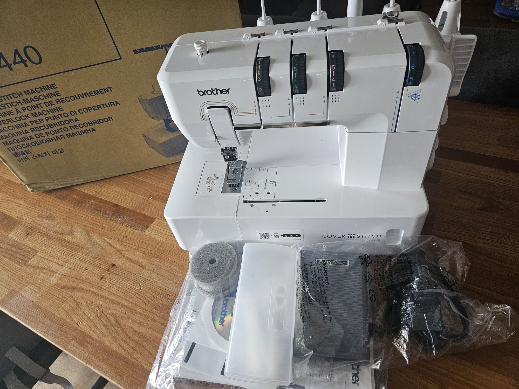 Nowa maszyna cv3340 brother coverlok