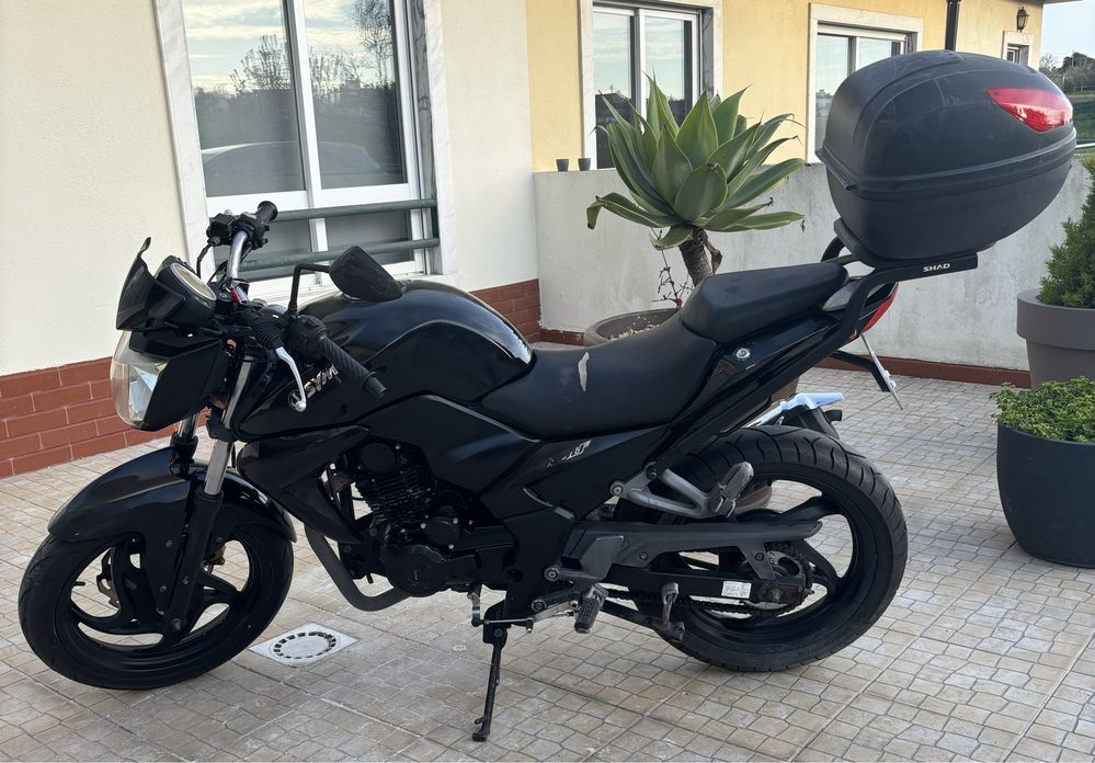 Vendo sym wolf 125 cc com top case