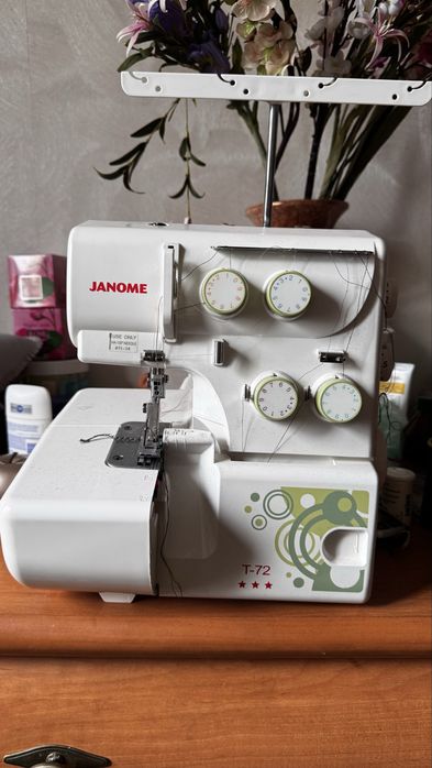 Продам оверлок Janome T-72 – у відмінному стані, готовий до роботи!