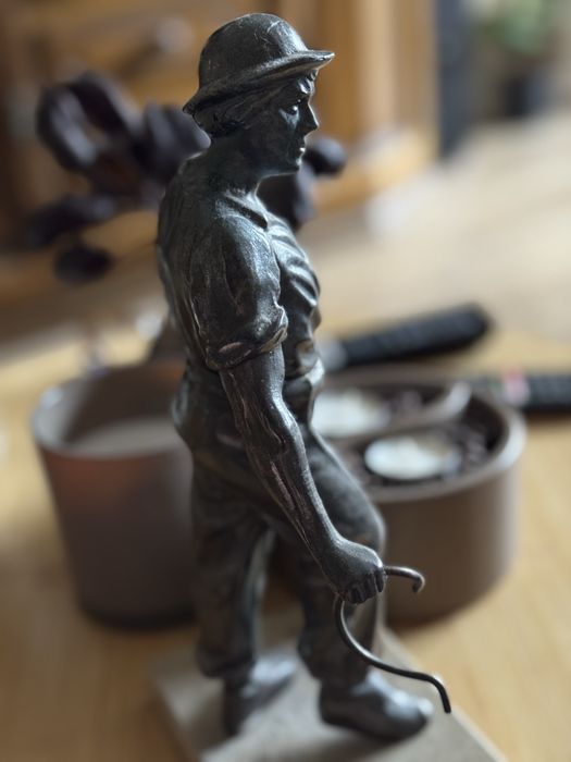 Figura Górnika z cyngalu