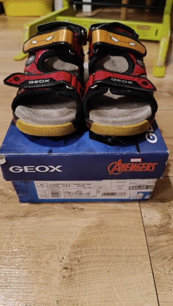 Sandały Geox Avengers iron Man 32 świecące reima ccc