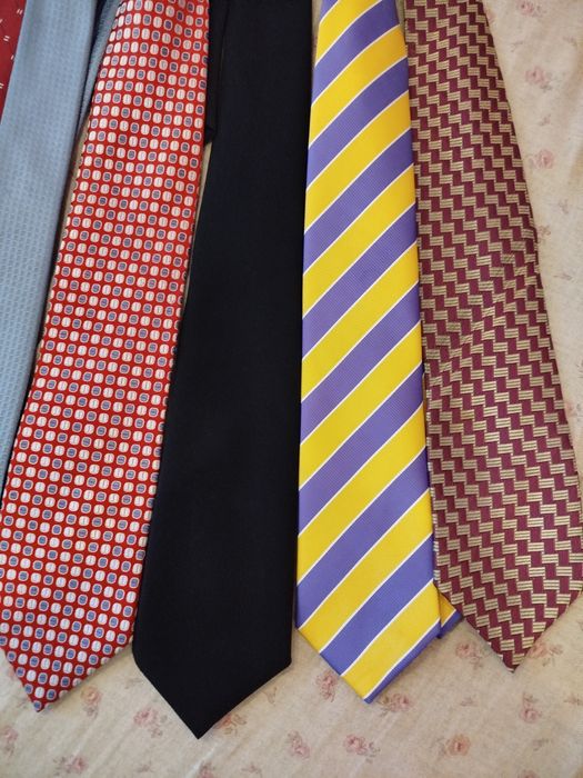 Продам новые галстуки