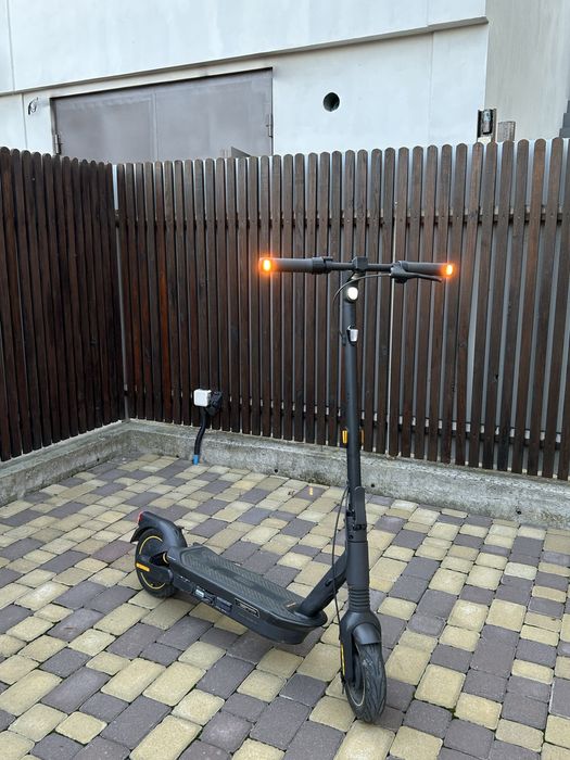 Електросамокат Segway Ninebot Max G2