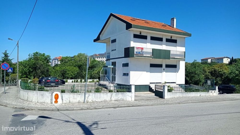 Moradia T17 para venda