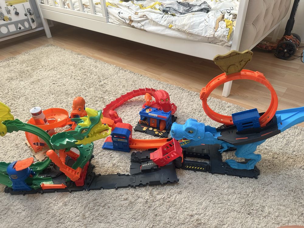 Продам hot wheels
