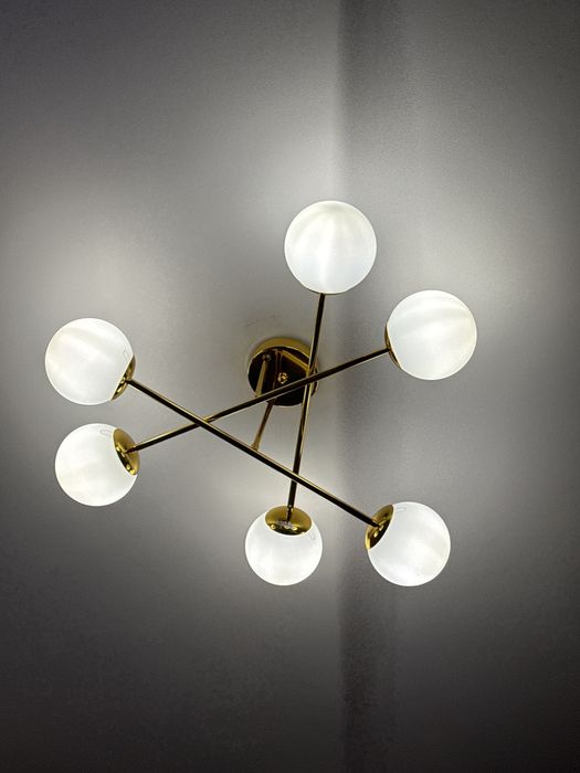 Stylowy designerski żyrandol kule złoty lampa