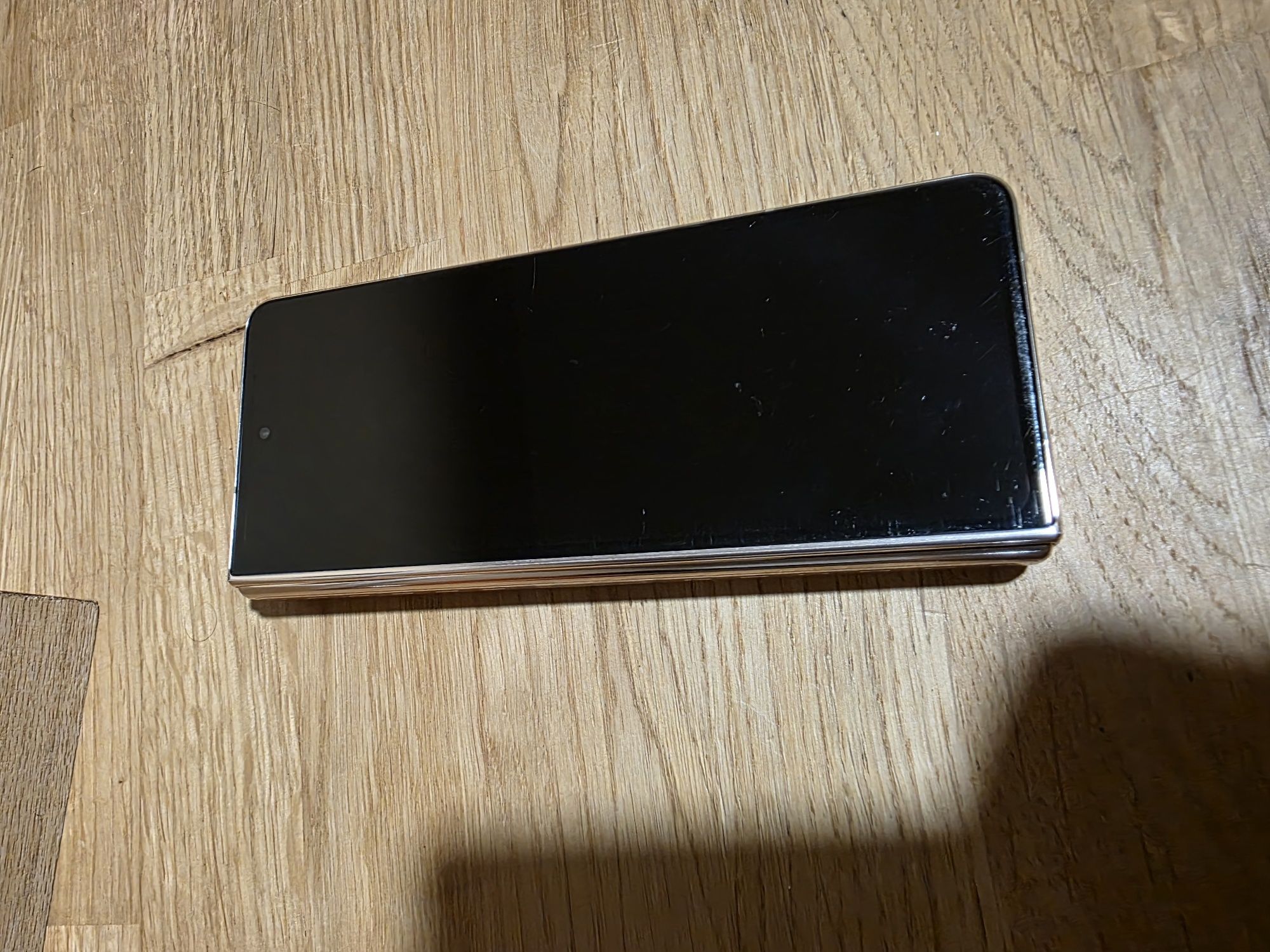 Samsung Galaxy Fold 4 12GB 512 GB beżowy + słuchawki Galaxy buds