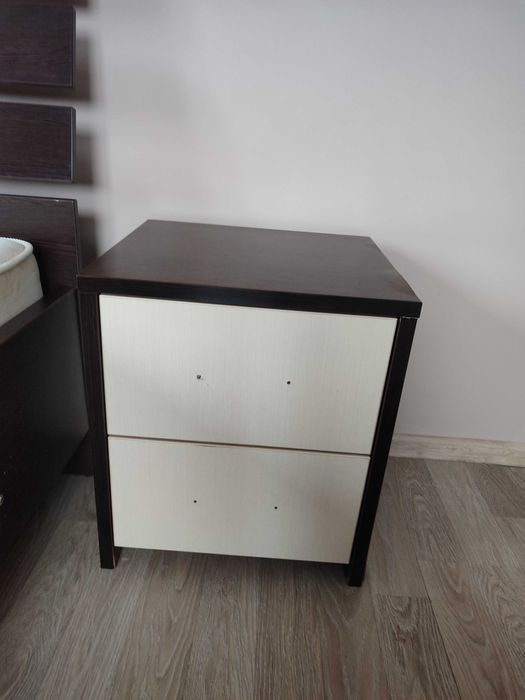 Продам столик, дзеркало,і тумбу