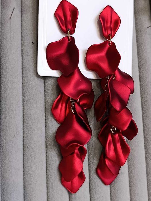 eleganckie satynowo czerwone Boże Narodzenie  kolczyki długie wiszące