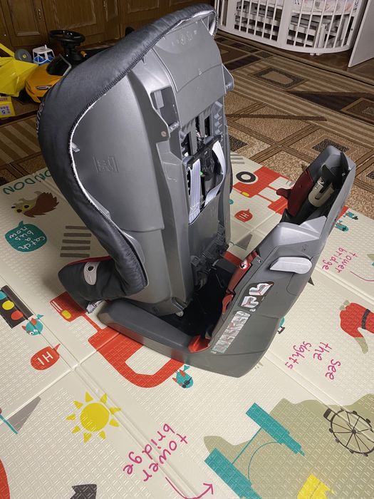 Автокрісло britax