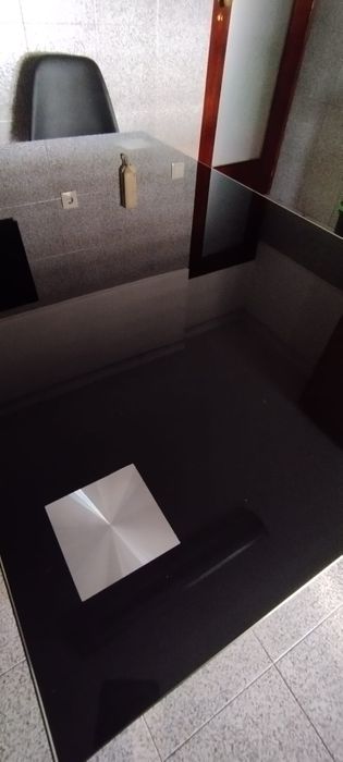 Mesa de cozinha em vidro