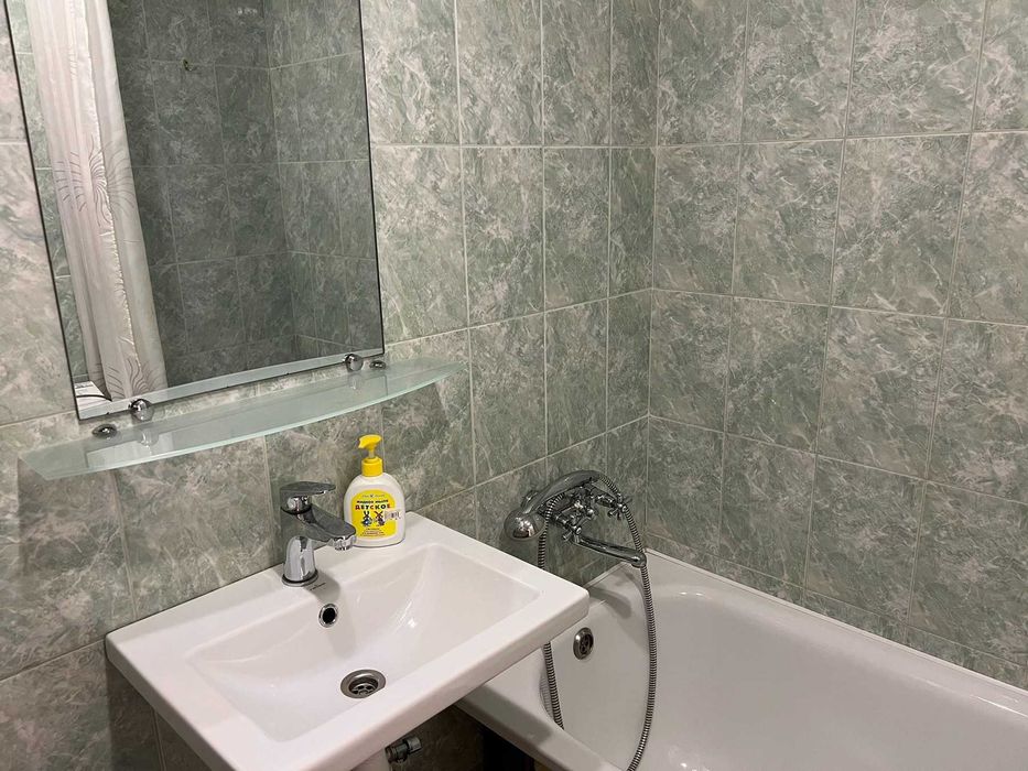 Сдам 1-к квартиру посуточно  ж/м Тополь1/  б.  Космическая, Мечникова