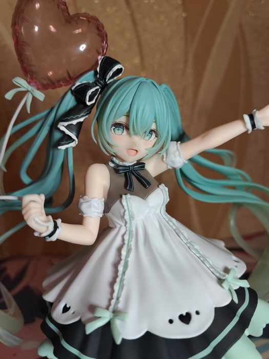 Оригінальна фігурка Hatsune Miku - Birthday 2025