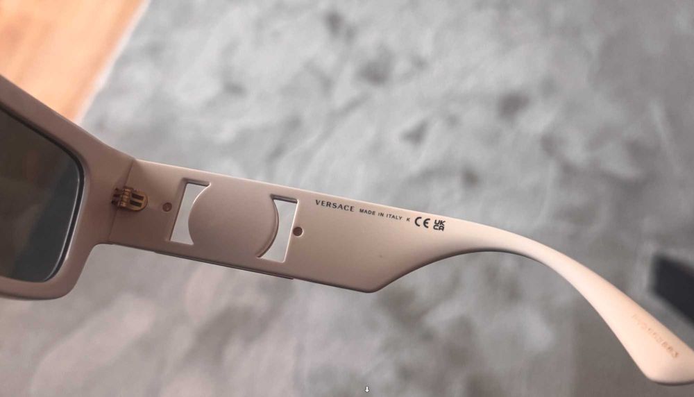 Óculos de Sol Versace – Armação Branca – Excelente Estado