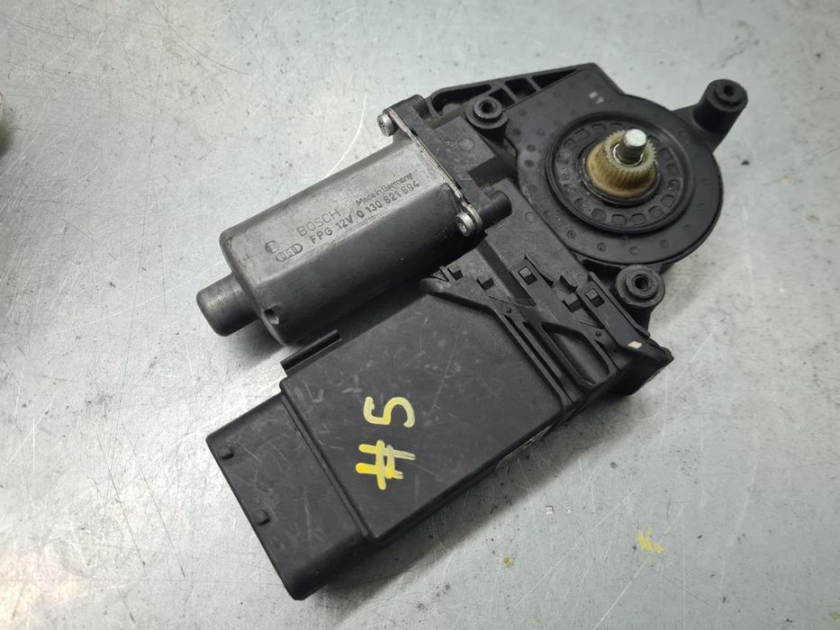 Motor vidro frente direito VOLKSWAGEN Passat (3B3)